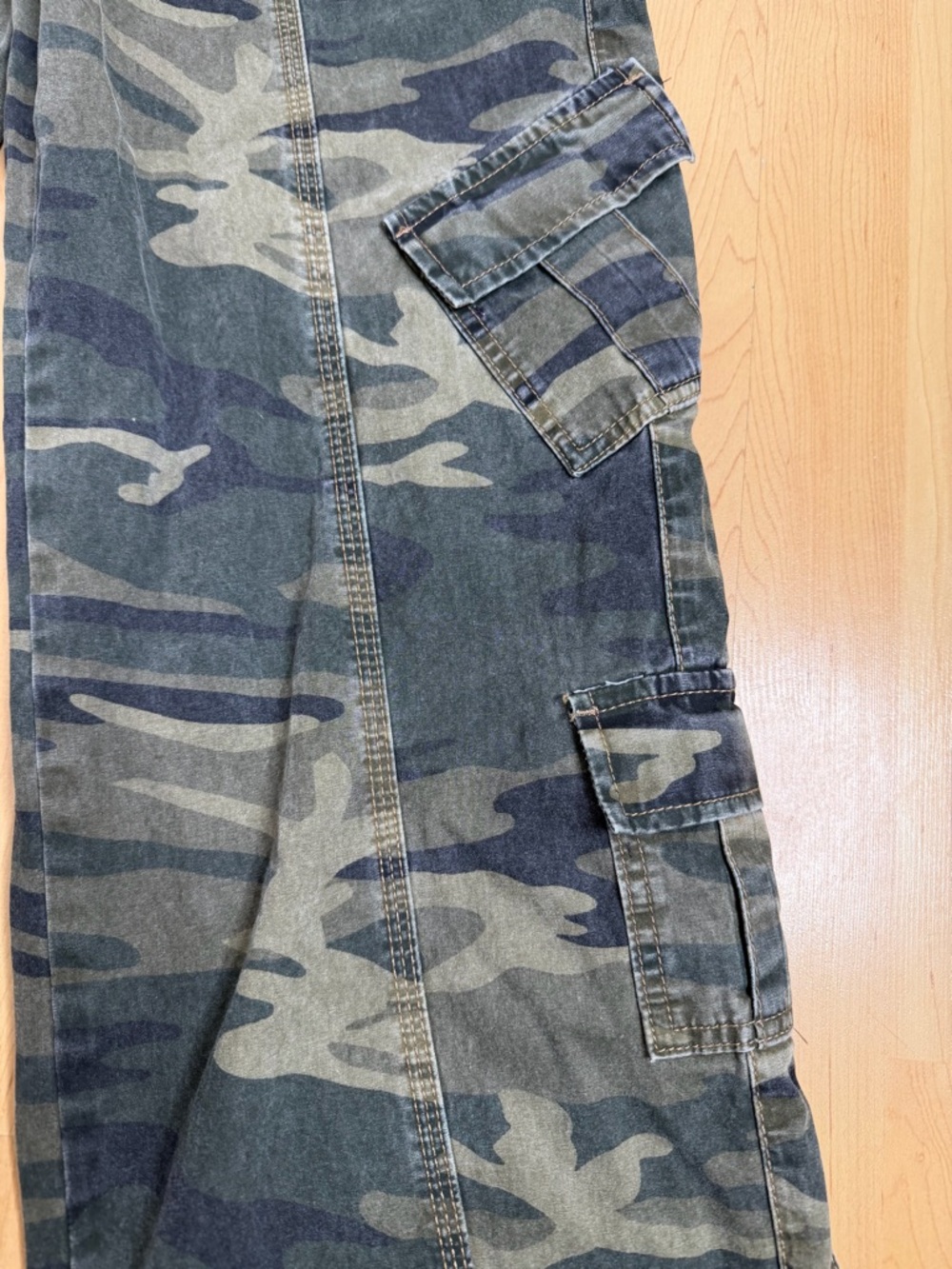 BDG Urban Outfitters Y2K Camo Cargo Pants Wide Leg Size 26 Streetwear - Picture 5 of 11
